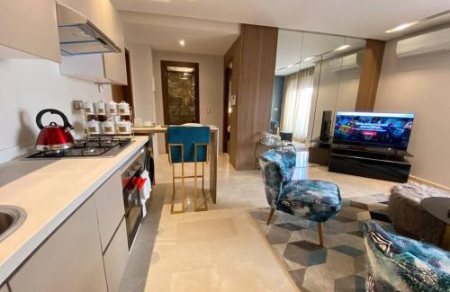 Anfa Apartment | Pearl 13 - Brand New, Luxury & Elegant w/balcony