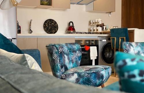 Anfa Apartment | Pearl 13 - Brand New, Luxury & Elegant w/balcony