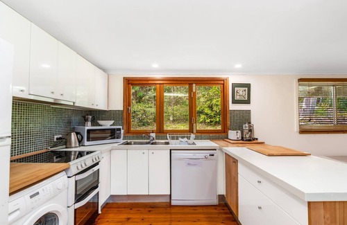 Pearl Beach House | Pearl Beach Bush Retreat by HolidayCo.