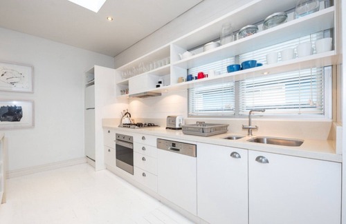 Pearl Beach House | Pearl Beach House by HolidayCo.