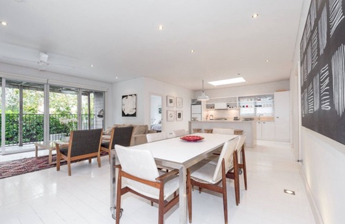 Pearl Beach House | Pearl Beach House by HolidayCo.