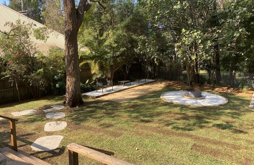 Pearl Beach House | Pearl Beach Semi - 2 min to sand & sea – Lilly