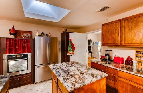 McKinney House | Pecan Grove Guest House-Melissa, TX w/breakfast 2-20 guests