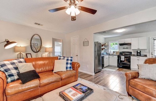 Dean Highland House | Pecan Hill House Summ