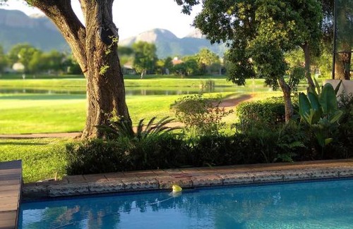 Hartbeespoort Villa | Pecanwood Relaxing Villa 5 bedroom with pool