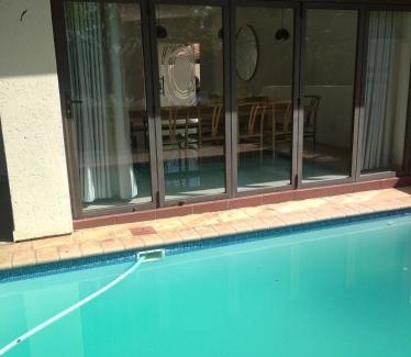 Hartbeespoort Villa | Pecanwood Villa with lake view