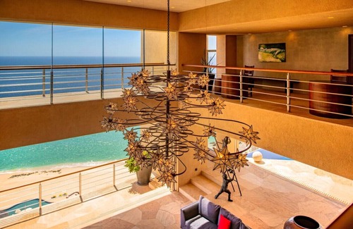 Pedregal Villa | Pedregal Villa Bellissima Infinity Pool and Cinema