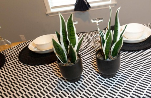 Peekskill House | Peekskill Guesthouse-Downtown Modern Spotless Free Parking