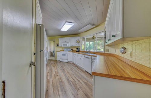 Inlet Harbour House | Pelican Porch - Five-Bedroom Inlet/Channel Front Home