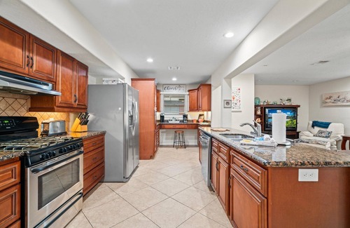 Galveston House | Pelican's Roost, Water Park Less than 1 Mile Away
