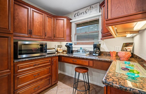 Galveston House | Pelican's Roost, Water Park Less than 1 Mile Away