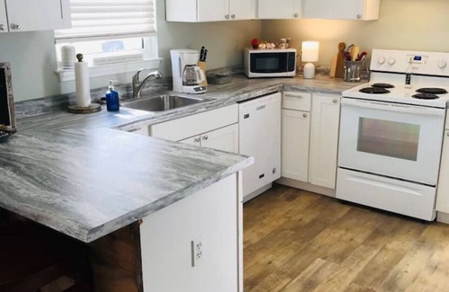 Port St. Joe Villa | Pelicans Post - Close to Downtown & Beaches - King Bed - Boat Parking - NO Pet Fees !