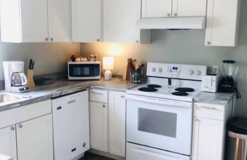 Port St. Joe Villa | Pelicans Post - Close to Downtown & Beaches - King Bed - Boat Parking - NO Pet Fees !