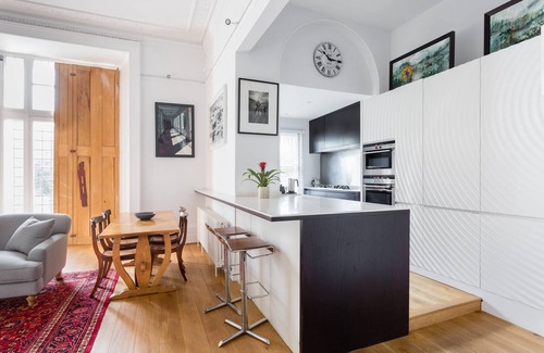 Pembridge Apartment | Pembridge Villas IV by onefinestay