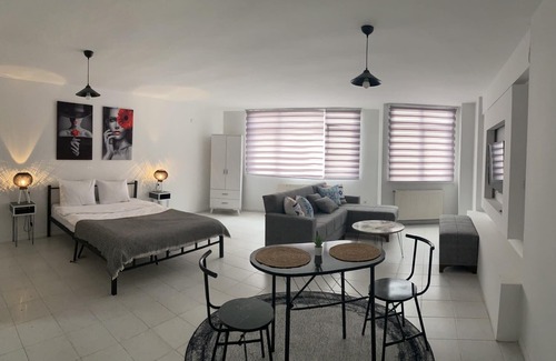 Pendik Apartment | Pendik Çarşı SabihaGökçen Yakını Daire