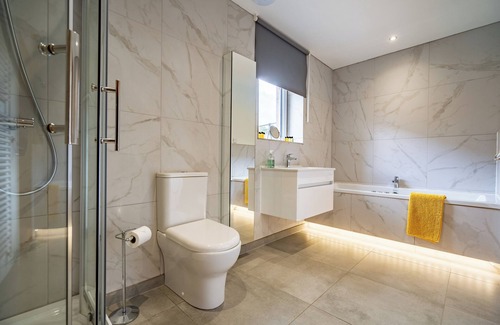 Higher Walton Cabin | Pendle View Sleeps 8 with Hot Tub