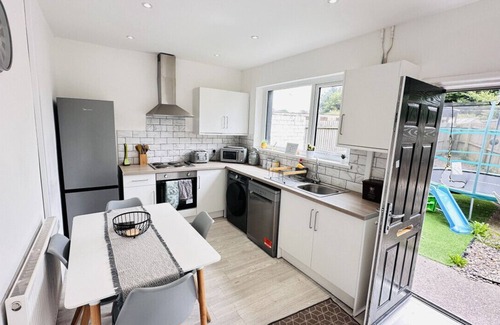 Tremorfa House | Pengam House Cardiff