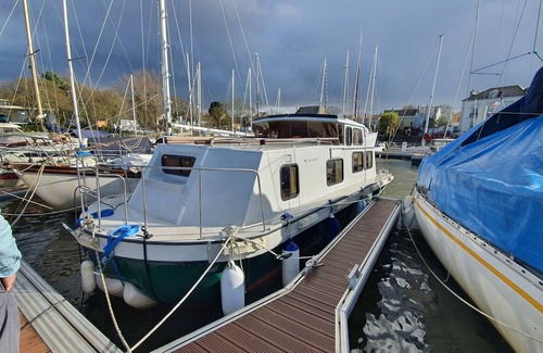 Trentemoult Boat Rental | Penichette full of charm on the port of Trentemoult