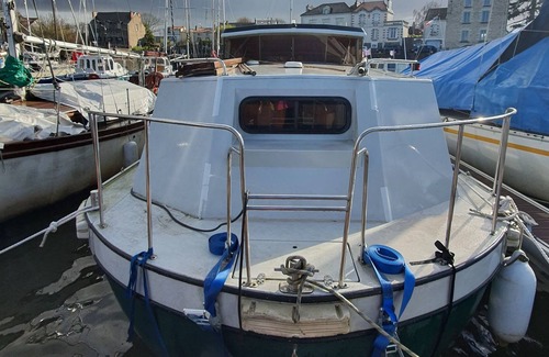 Trentemoult Boat Rental | Penichette full of charm on the port of Trentemoult