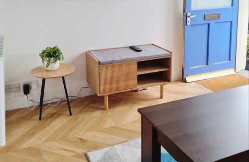 Tarbert Apartment | Penlea 1-Bed flat with Harbour view in Tarbert