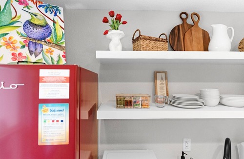 Pensacola Apartment | Pensacola Hideaway: Quirky Apartment Near NAS