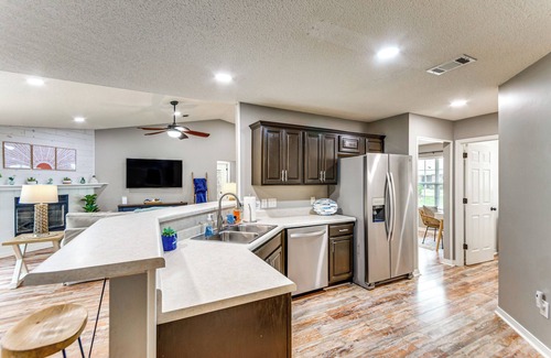 Ono Island House | Pensacola Home w/Fire Pit, 7 Mi to Beaches!