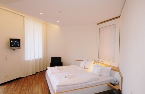 Brandenburg an der Havel House | Pension Havelfloss