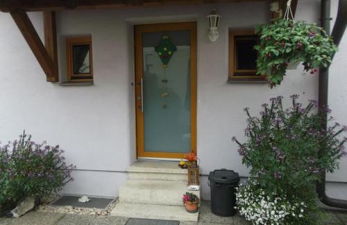 Treuchtlingen House | Pension/FeWo E. Tschernach