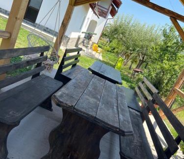 Baia de Fier House | Pensiunea Alina