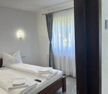 Cugir Hotel | Pensiunea Casa Suciu
