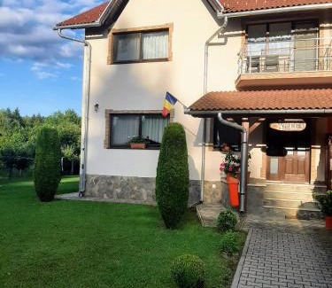 Cristian House | Pensiunea Colt De Rai