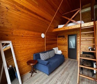 Marculesti House | Pensiunea La Iepurasi