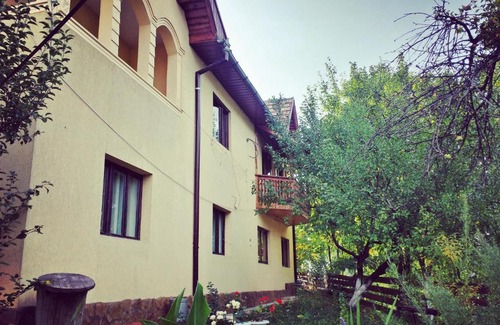 Sadova House | Pensiunea La Muncel