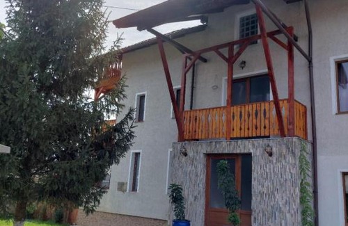 Rasnov House | Pensiunea Vera