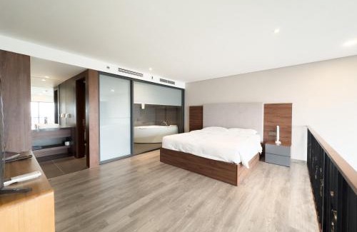 Tay Ho Apartment | Penstudio - Căn hộ duplex 1 ngủ