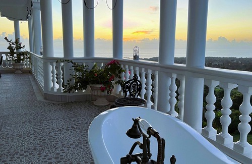 Cabrera Apartment | Penthouse #20: Romantic Suite with 360° Ocean View