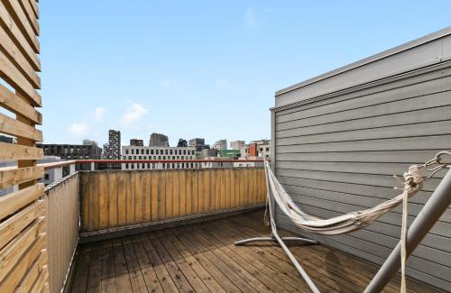 Gronland Apartment | Penthouse 3-Story with 2 Terraces & Balcony