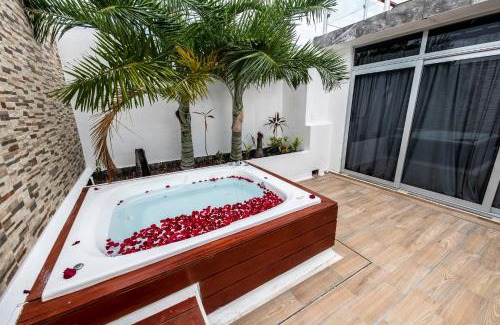 Gonzalo Guerrero House | Penthouse Beach Holiday Private Jacuzzi Bbq Family Friendly Maid Service