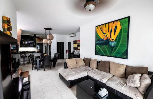 Gonzalo Guerrero House | Penthouse Beach Holiday Private Jacuzzi Bbq Family Friendly Maid Service