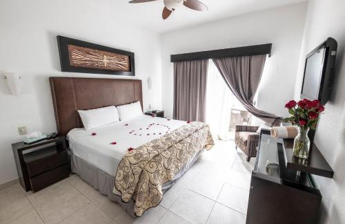 Gonzalo Guerrero House | Penthouse Beach Holiday Private Jacuzzi Bbq Family Friendly Maid Service