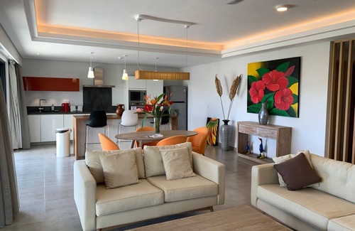 Mont Choisy Apartment | Penthouse in Mont-Choisy, lagoon pool and jacuzzi