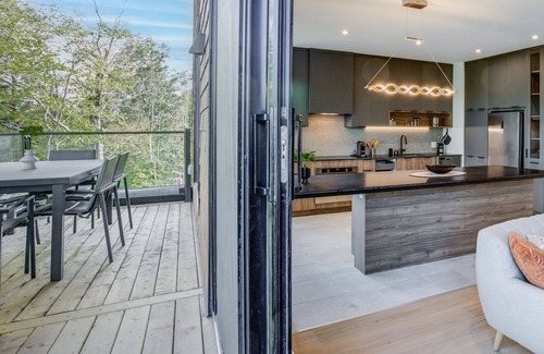 Orford Condo | PENTHOUSE - Les Repères Condos 220 - Orford - Spa, Pool, Ski