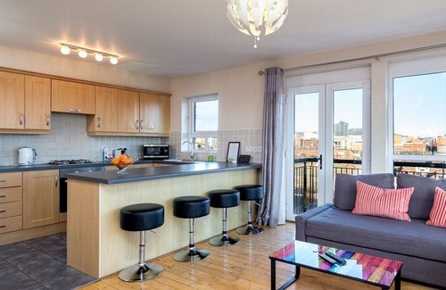 Belfast City Centre Apartment | Penthouse Suite - City View