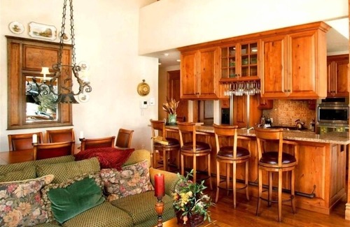 Aspen Condo | Penthouse W/Dynamite Views - #417 Walk to Lifts & Downtown