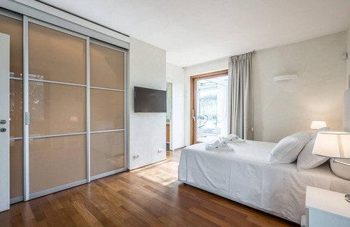 Sud-Ovest Apartment | Penthouse whit Roof Garden swimming pool