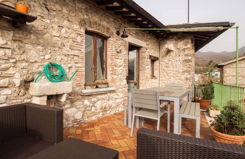 Castel di Tora Apartment | PENTHOUSE WITH TERRACE Lake View - Hidden Gem