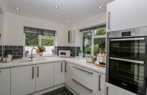 Llanwenarth Cottage | Pentre Court Cottage