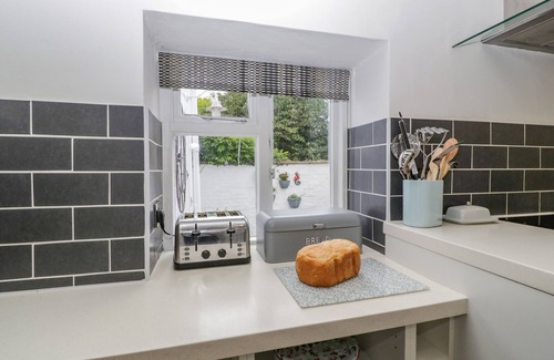 Llanwenarth Cottage | Pentre Court Cottage