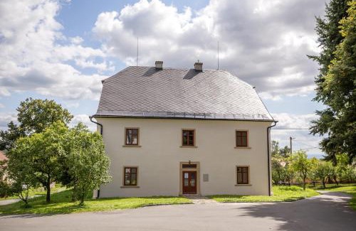 Tvrdkov House | Penzion U Křížové Cesty