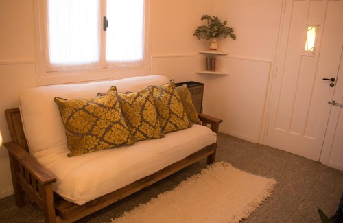 Carhue Apartment | Peonias